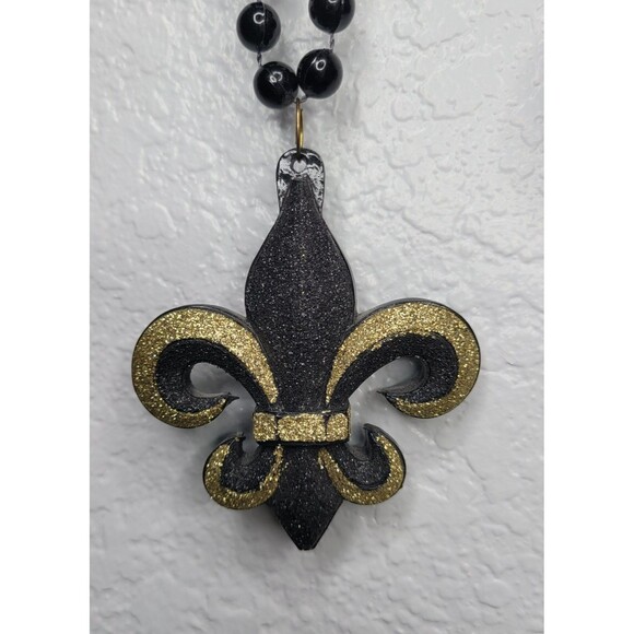 Lot of 5 Mardi Gras Beads Necklaces Parade Voodoo Fleur de Lis Bustier Mask - Picture 6 of 10